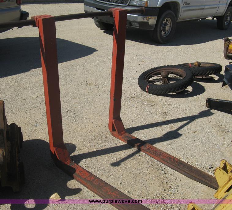 image for item G9812 Pipe mounted pallet forks