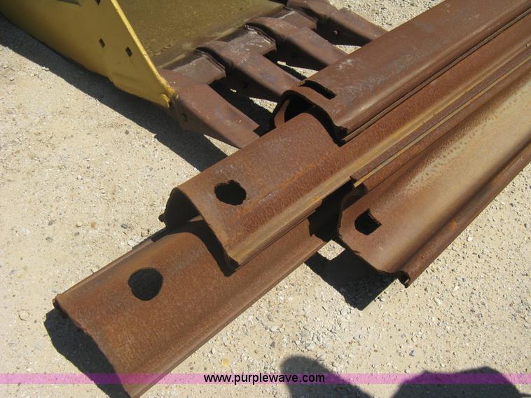 image for item G9853 Assorted steal sheeting corners