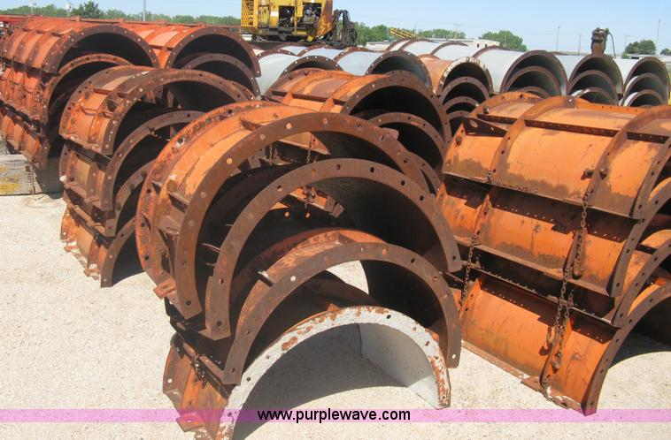 image for item G9857 Steel 36" diameter column forms
