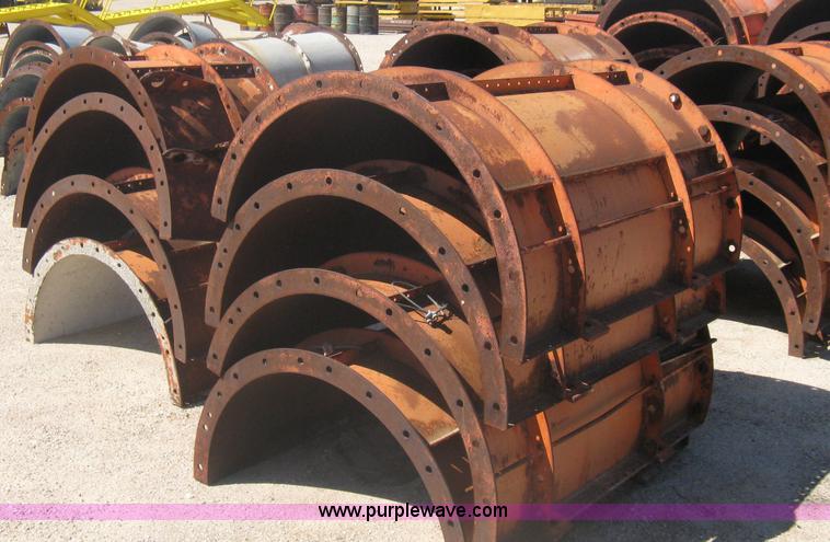 image for item G9857 Steel 36" diameter column forms