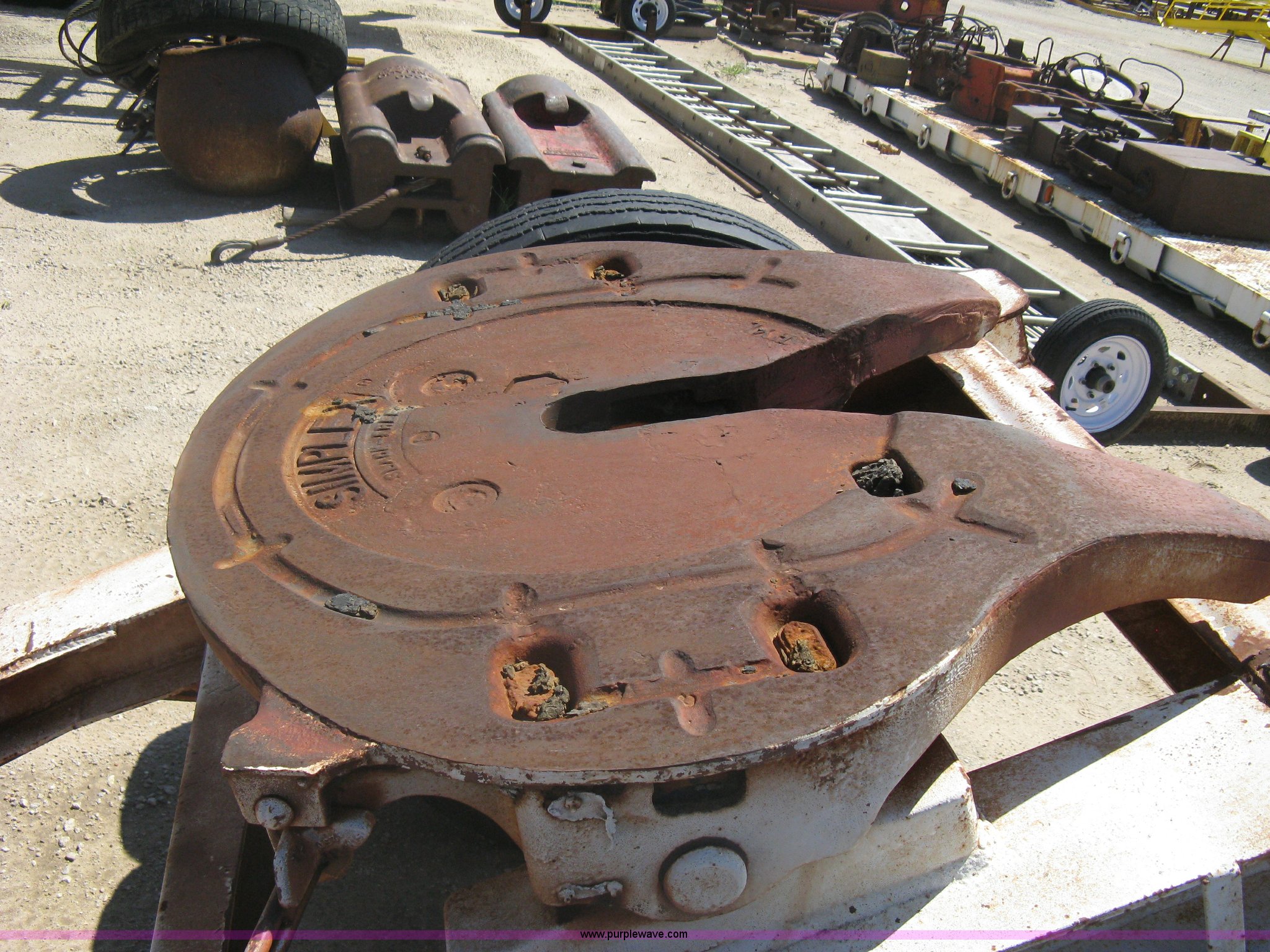 Fifth wheel tow dolly in Wichita, KS Item A6259 sold Purple Wave