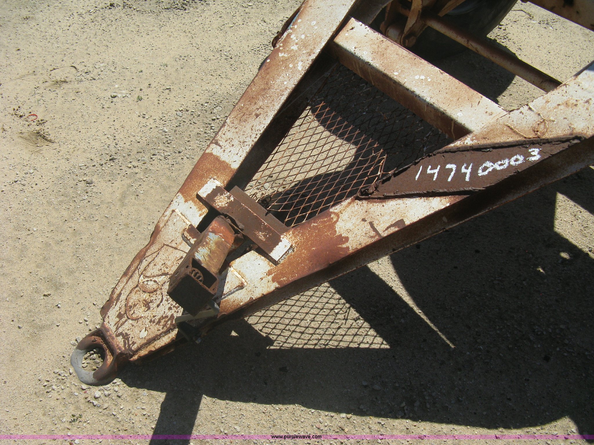 Fifth wheel tow dolly in Wichita, KS Item A6259 sold Purple Wave