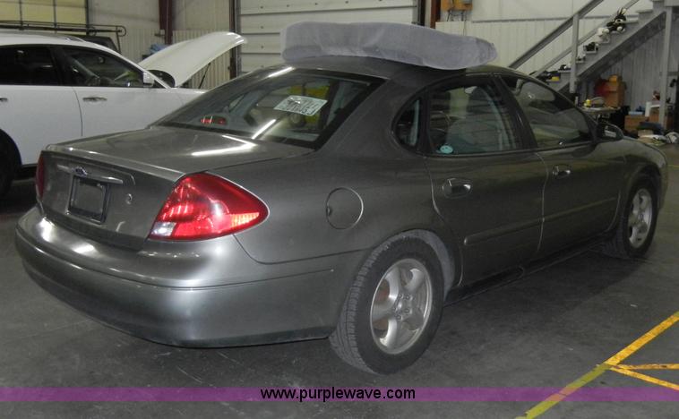 image for item D4040 2001 Ford Taurus Non-repairable certificate, parts only