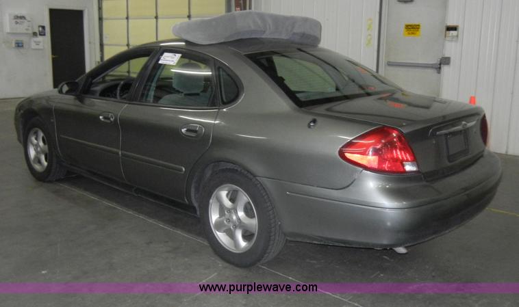 image for item D4040 2001 Ford Taurus Non-repairable certificate, parts only