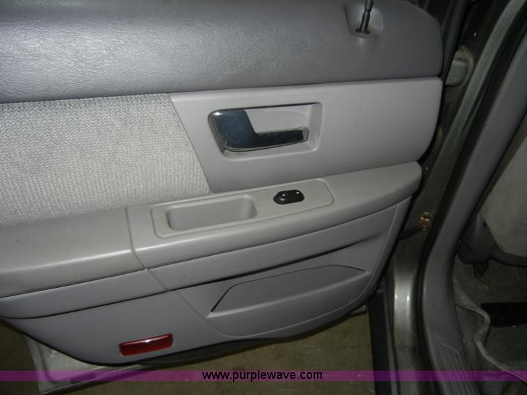 image for item D4040 2001 Ford Taurus Non-repairable certificate, parts only