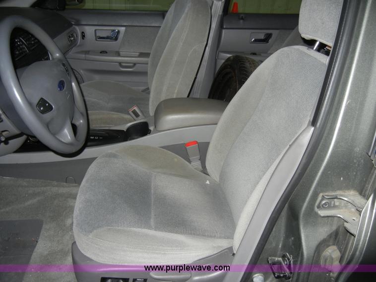 image for item D4040 2001 Ford Taurus Non-repairable certificate, parts only