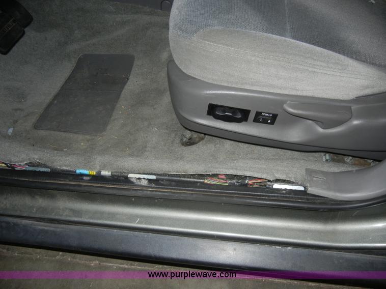 image for item D4040 2001 Ford Taurus Non-repairable certificate, parts only