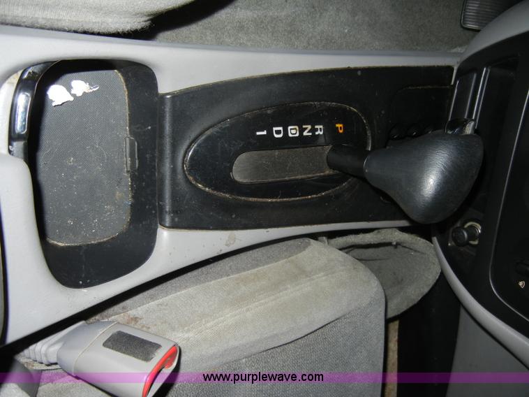 image for item D4040 2001 Ford Taurus Non-repairable certificate, parts only