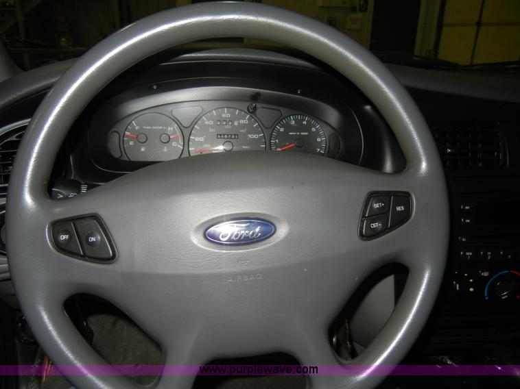 image for item D4040 2001 Ford Taurus Non-repairable certificate, parts only