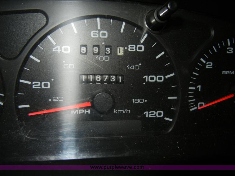 image for item D4040 2001 Ford Taurus Non-repairable certificate, parts only