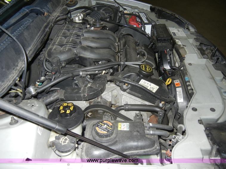 image for item D4040 2001 Ford Taurus Non-repairable certificate, parts only