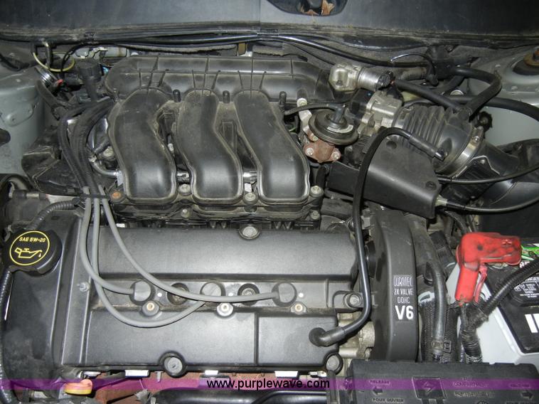 image for item D4040 2001 Ford Taurus Non-repairable certificate, parts only