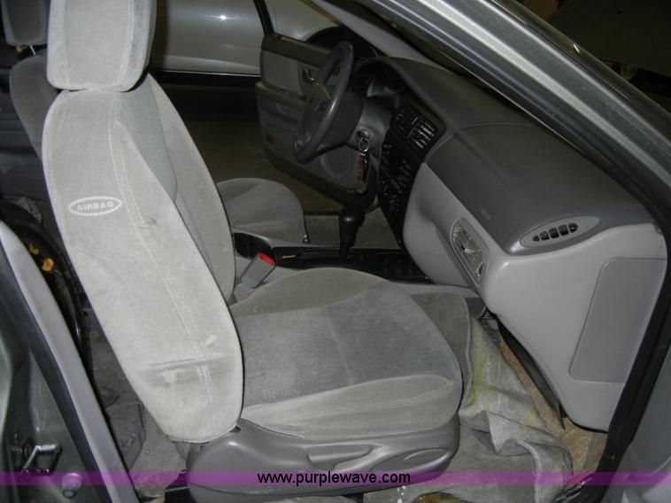 image for item D4040 2001 Ford Taurus Non-repairable certificate, parts only