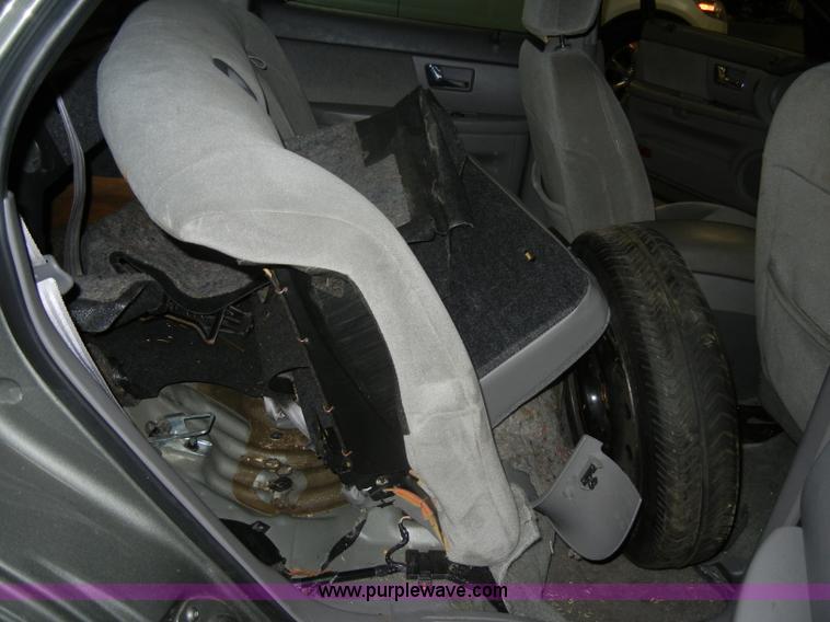 image for item D4040 2001 Ford Taurus Non-repairable certificate, parts only