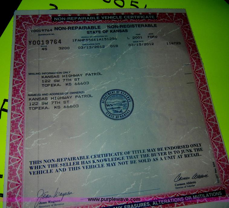image for item D4040 2001 Ford Taurus Non-repairable certificate, parts only