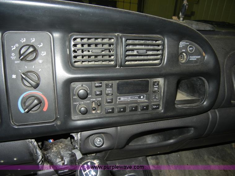image for item D4041 2001 Dodge Ram 3500 Laramie SLT flatbed truck