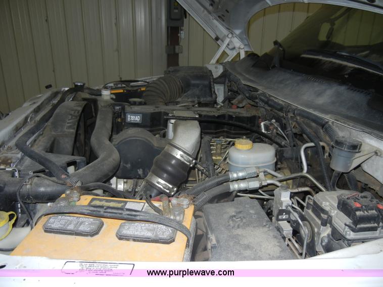 image for item D4041 2001 Dodge Ram 3500 Laramie SLT flatbed truck