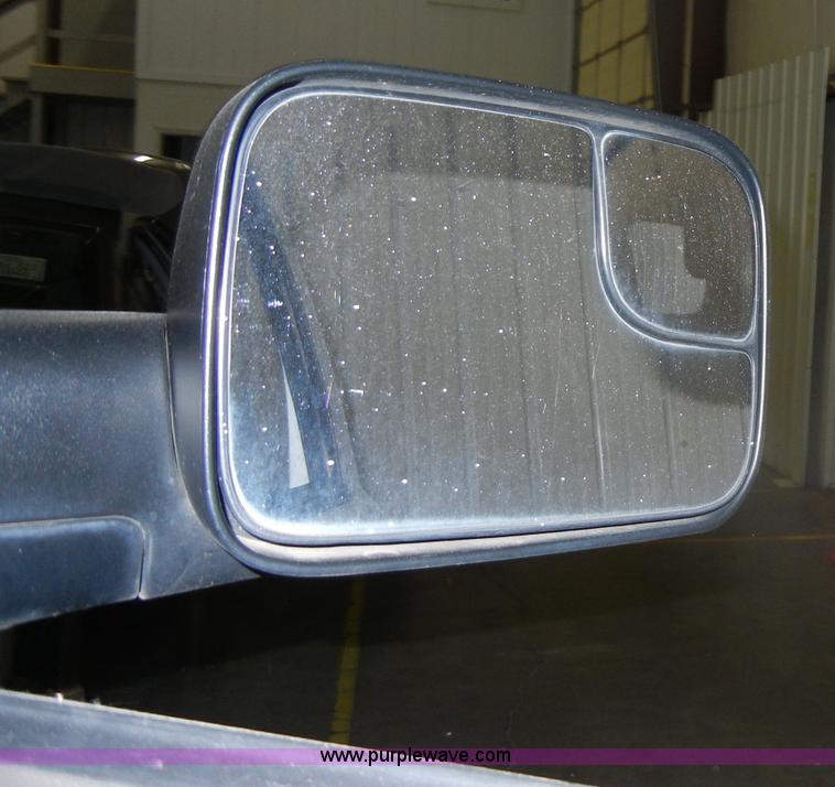 image for item D4041 2001 Dodge Ram 3500 Laramie SLT flatbed truck