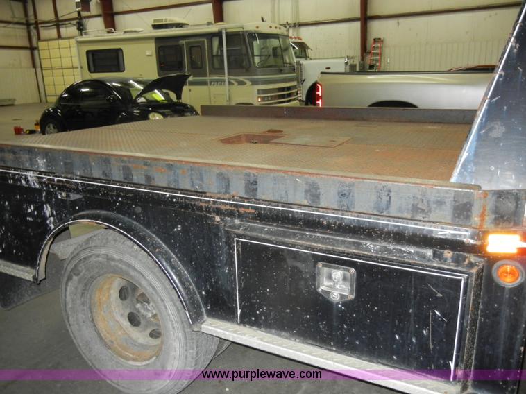 image for item D4041 2001 Dodge Ram 3500 Laramie SLT flatbed truck