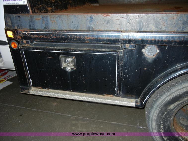 image for item D4041 2001 Dodge Ram 3500 Laramie SLT flatbed truck