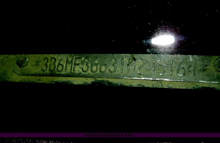 image for item D4041 2001 Dodge Ram 3500 Laramie SLT flatbed truck