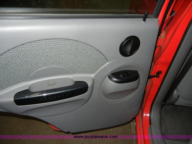 image for item D4046 2004 Chevrolet Aveo LS