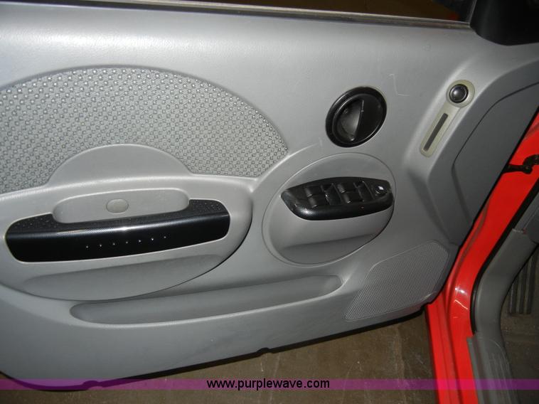 image for item D4046 2004 Chevrolet Aveo LS