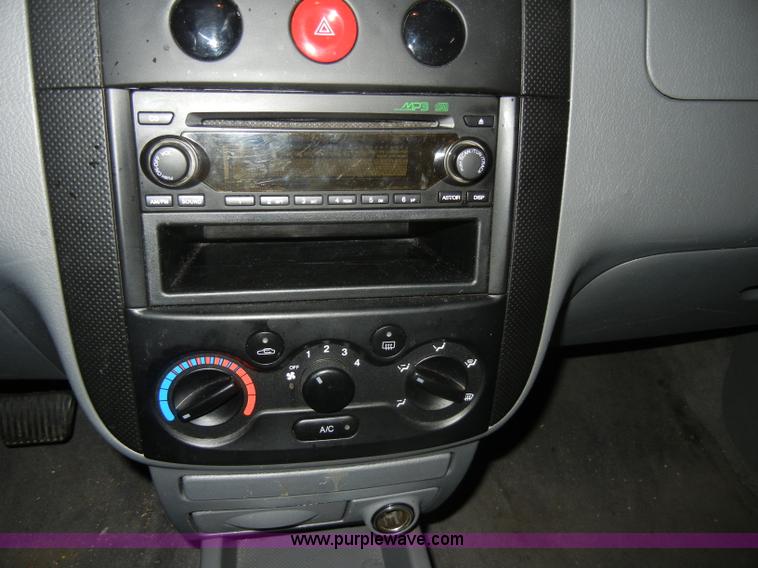 image for item D4046 2004 Chevrolet Aveo LS