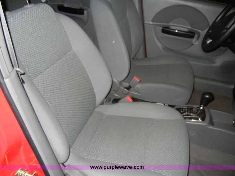 image for item D4046 2004 Chevrolet Aveo LS