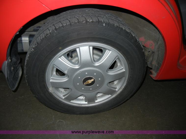 image for item D4046 2004 Chevrolet Aveo LS