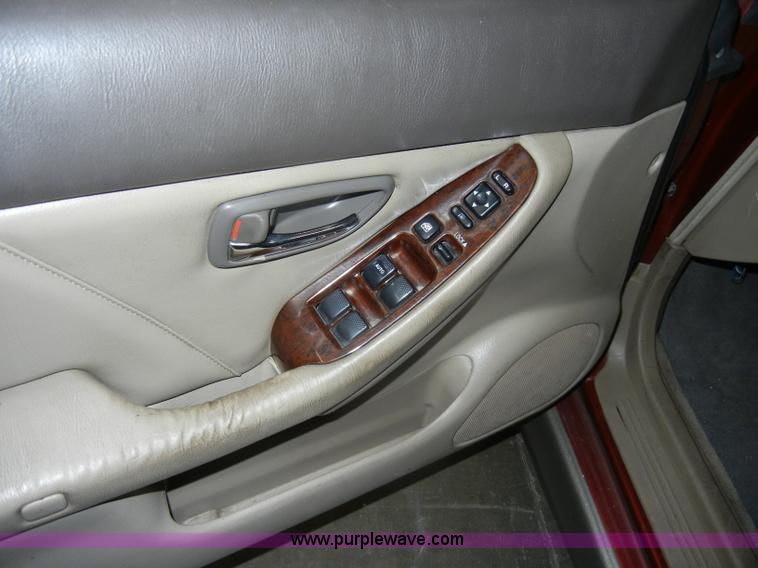 image for item D4047 2002 Subaru Outback Limitied SUV Non-repairable certificate, parts only