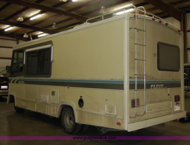 1991 Ford Flair Fleetwood RV in Topeka, KS Item D4048 sold Purple Wave