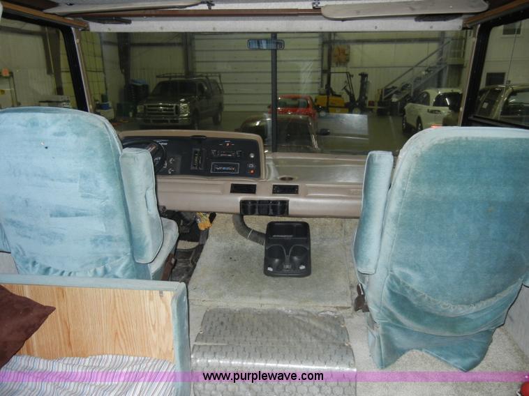 image for item D4048 1991 Ford Flair Fleetwood RV