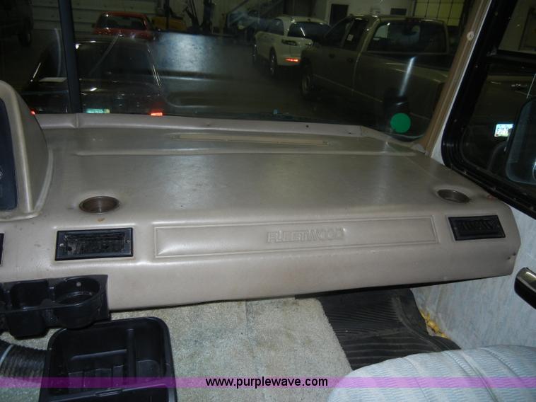 image for item D4048 1991 Ford Flair Fleetwood RV