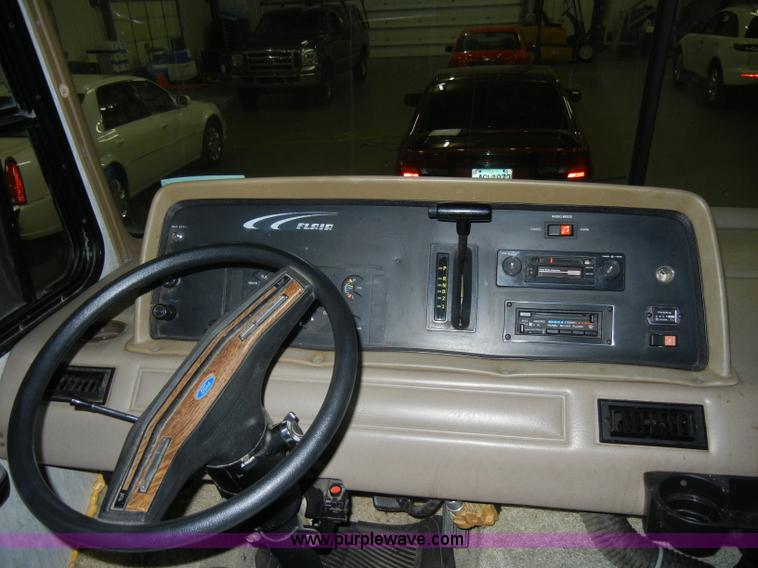 image for item D4048 1991 Ford Flair Fleetwood RV