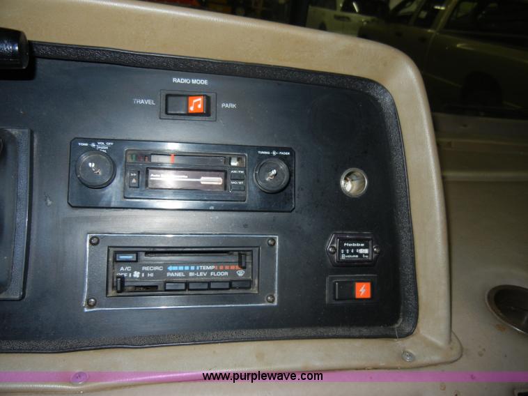 image for item D4048 1991 Ford Flair Fleetwood RV