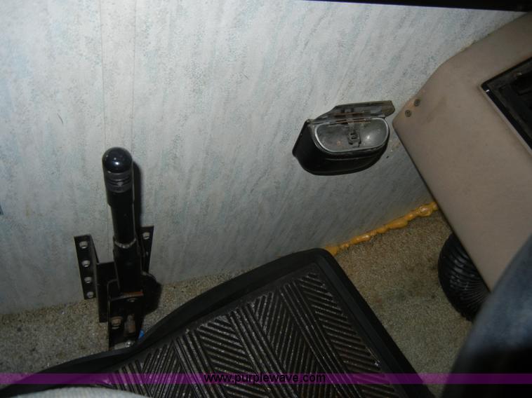 image for item D4048 1991 Ford Flair Fleetwood RV