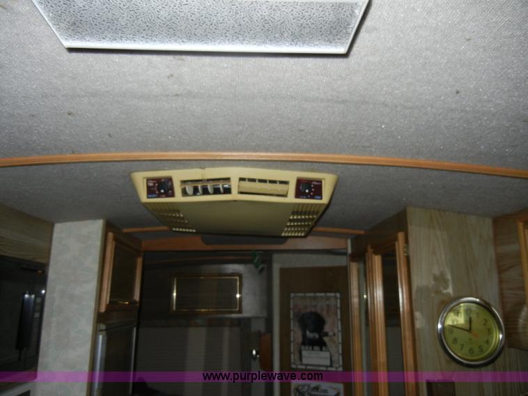 image for item D4048 1991 Ford Flair Fleetwood RV