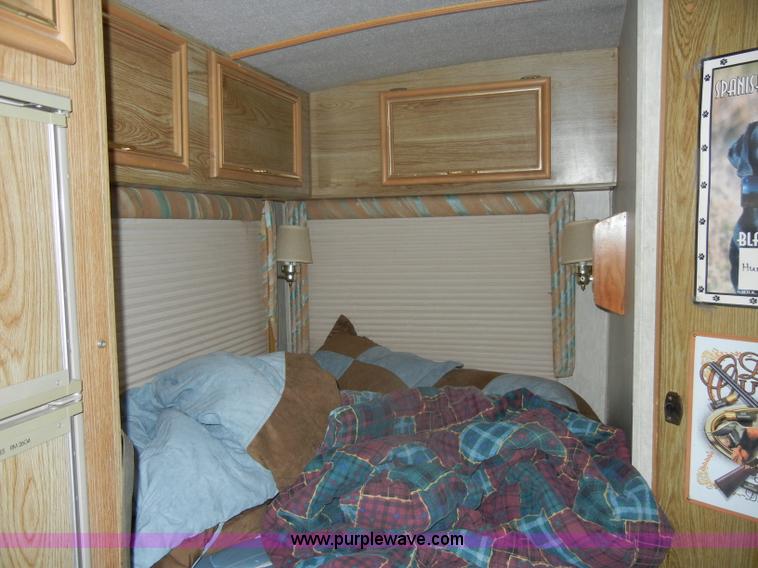 image for item D4048 1991 Ford Flair Fleetwood RV