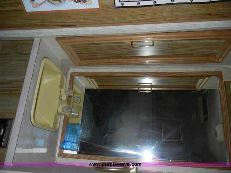 image for item D4048 1991 Ford Flair Fleetwood RV