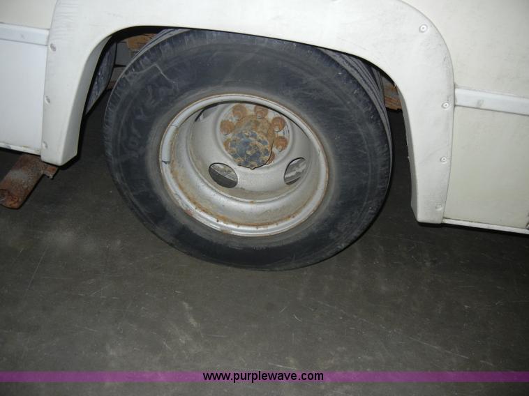 image for item D4048 1991 Ford Flair Fleetwood RV