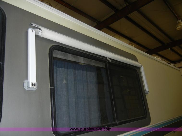 image for item D4048 1991 Ford Flair Fleetwood RV