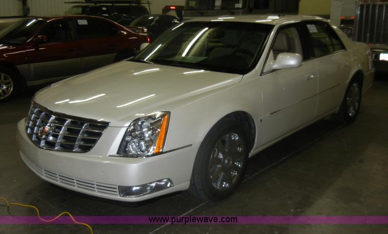 image for item D4051 2008 Cadillac DTS
