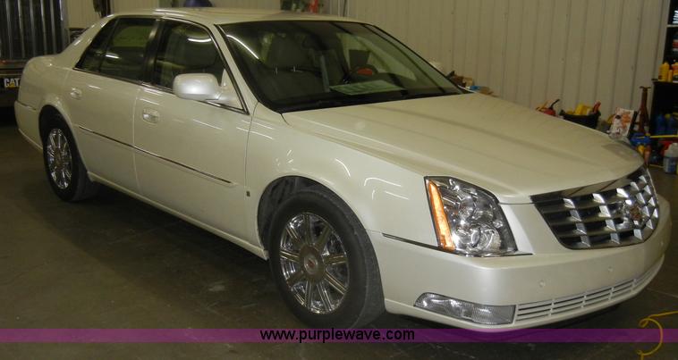 image for item D4051 2008 Cadillac DTS