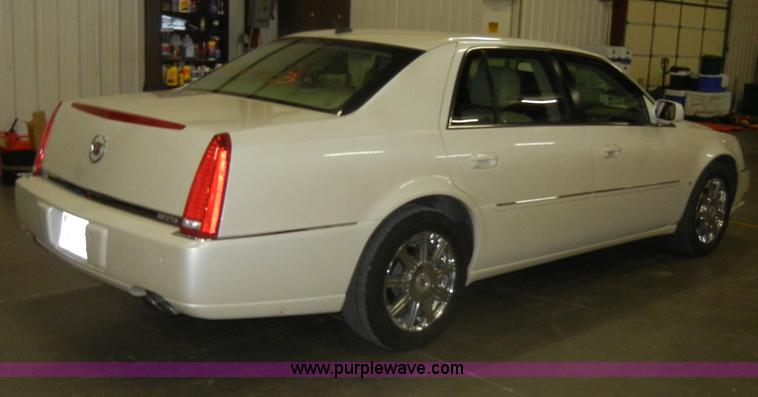 image for item D4051 2008 Cadillac DTS