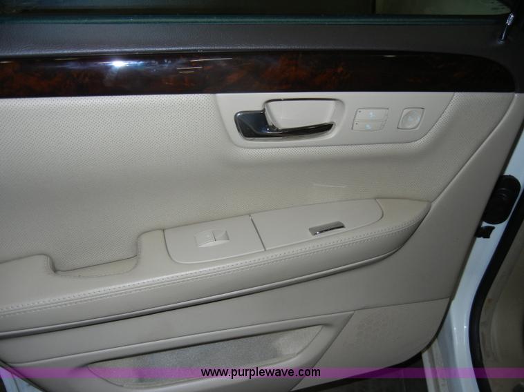 image for item D4051 2008 Cadillac DTS