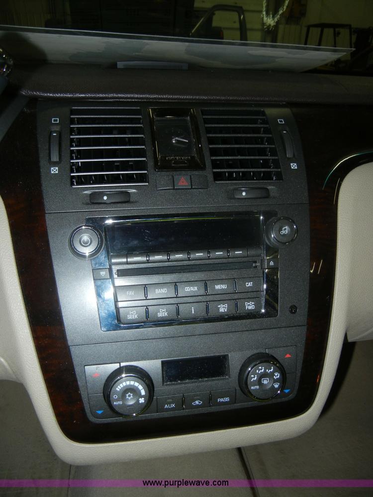 image for item D4051 2008 Cadillac DTS