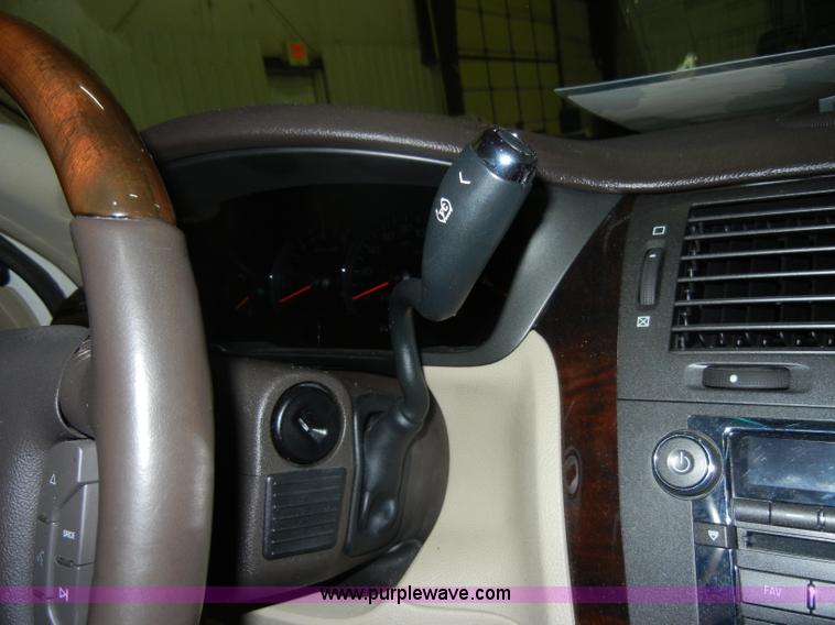image for item D4051 2008 Cadillac DTS
