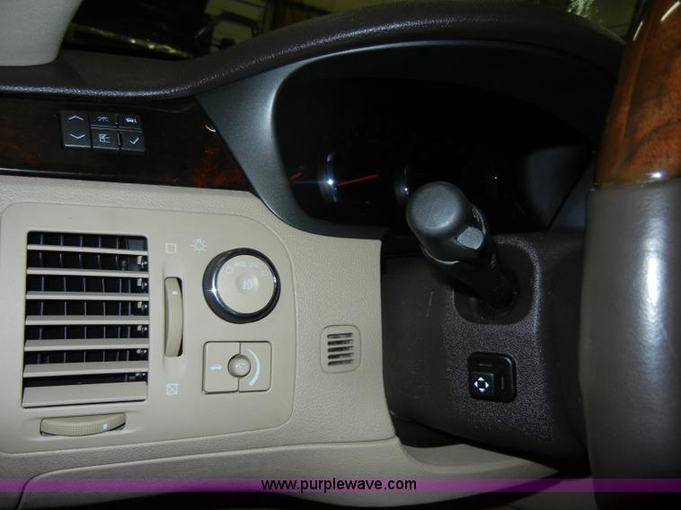 image for item D4051 2008 Cadillac DTS