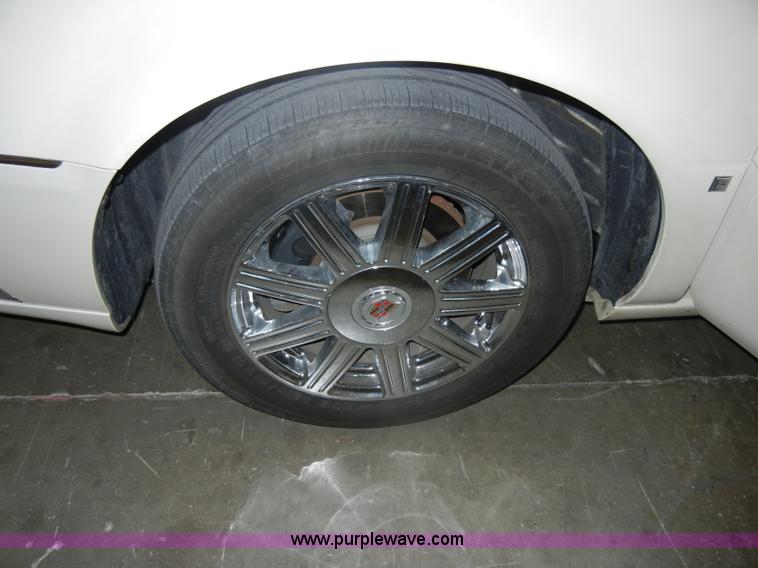 image for item D4051 2008 Cadillac DTS